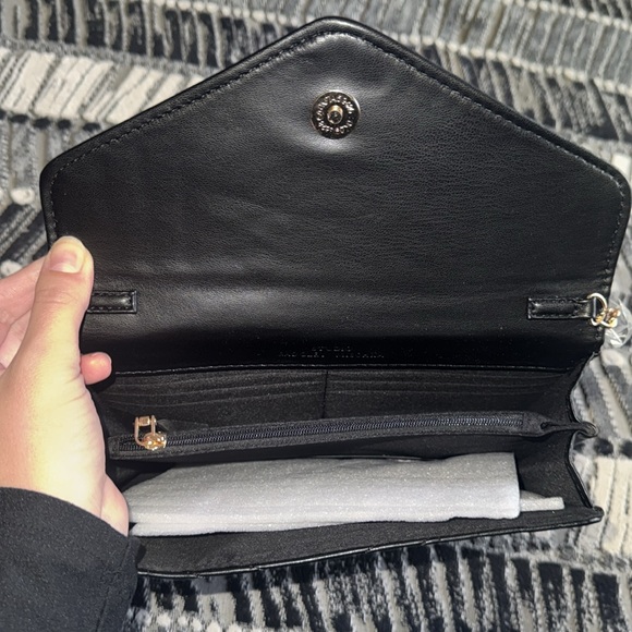 Badgley Mischka Black vegan leather Chevron Quilted Crossbody NWT DEADSTOCK - Picture 10 of 11